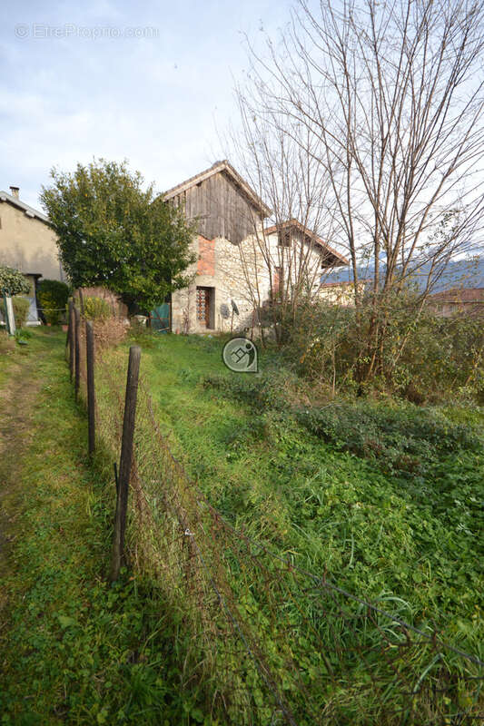 VIAGER OCCUPE SUR UNE TETE - Maison individuelle sur Saint-Ismier au calme avec jardin - photo 2