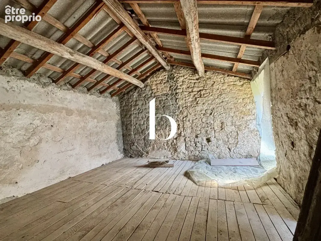 Mas en pierres traditionnelles avec cour et terrasse arborée - photo 18