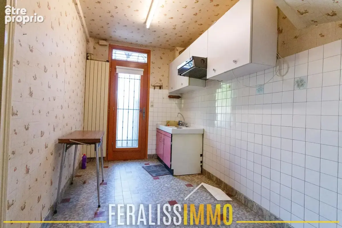 Très beau potentiel pour cette charmante maison de 3 pièces - photo 3