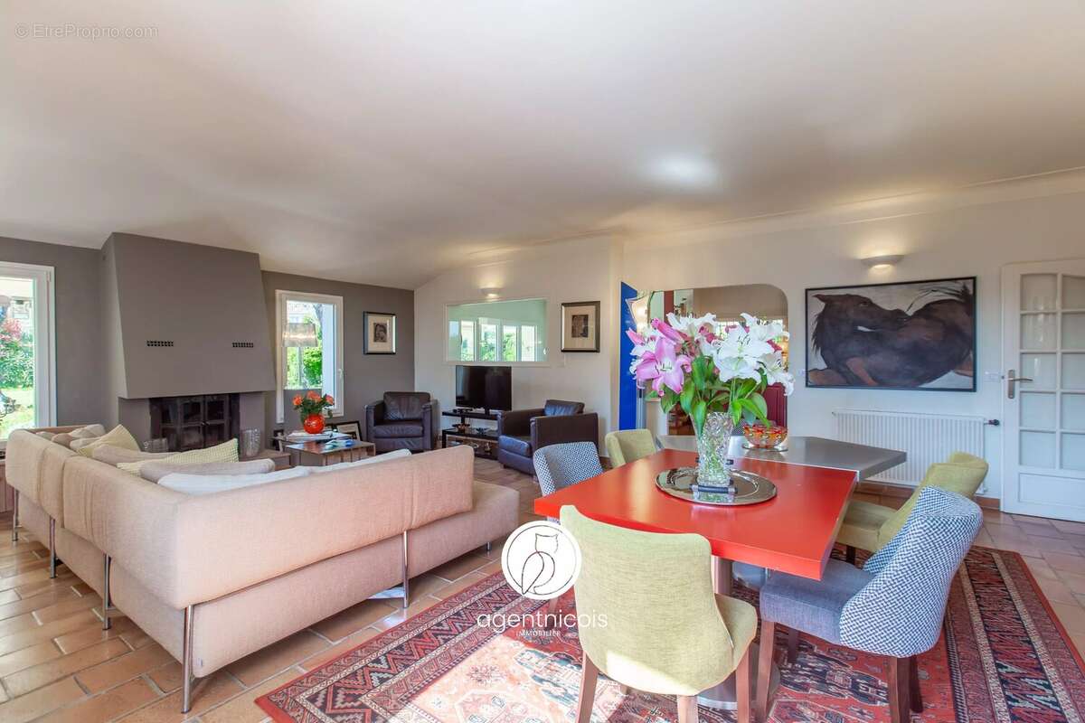 Maison à SAINT-JEANNET