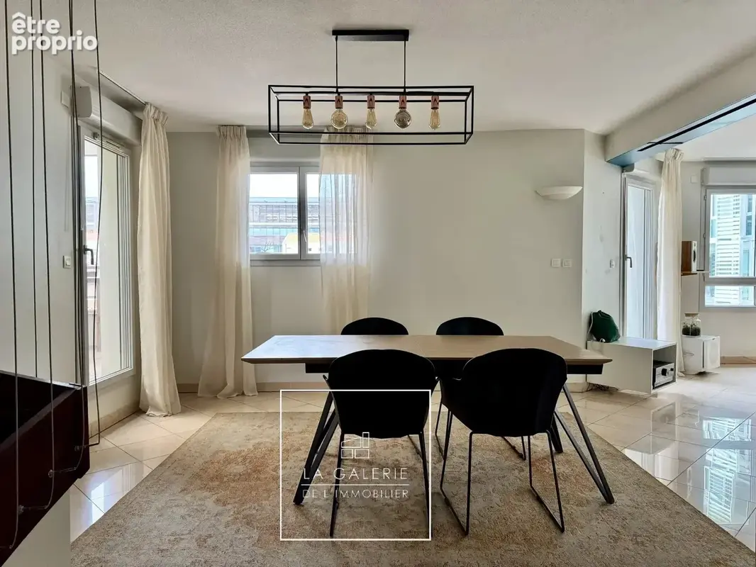 Exclusivité - A vendre spacieux T5 avec terrasse et double box - photo 2