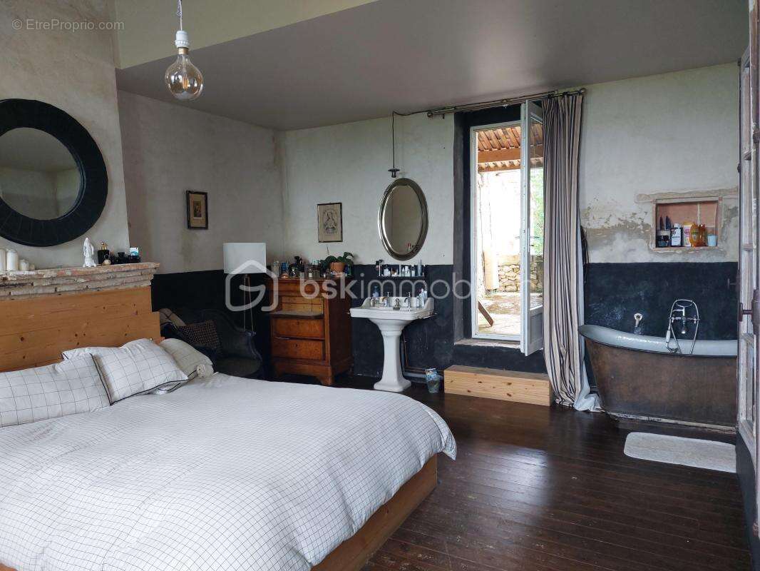 Maison à BOURDELLES