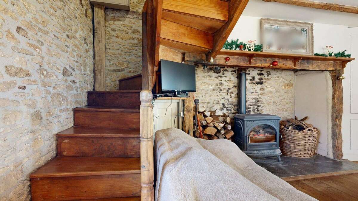 Maisontresbellevue3chambresunbureaupiscineetdepend - Maison à BESSE