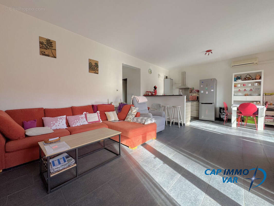 Appartement à SAINT-CYR-SUR-MER