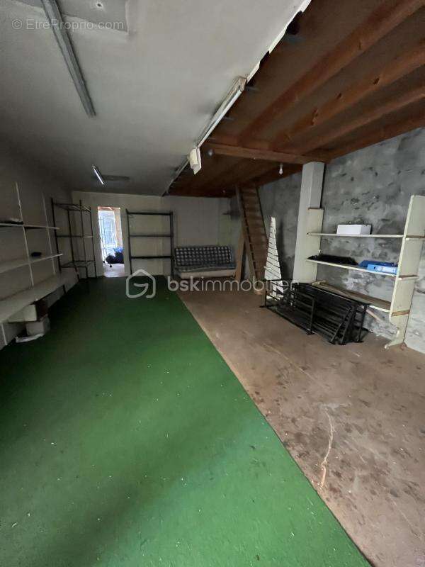 Commerce à MORESTEL