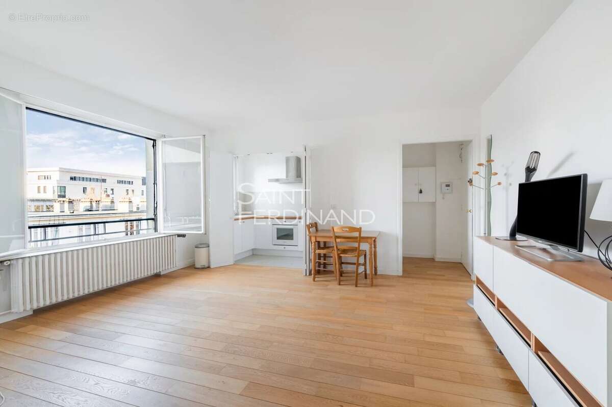 Appartement à NEUILLY-SUR-SEINE
