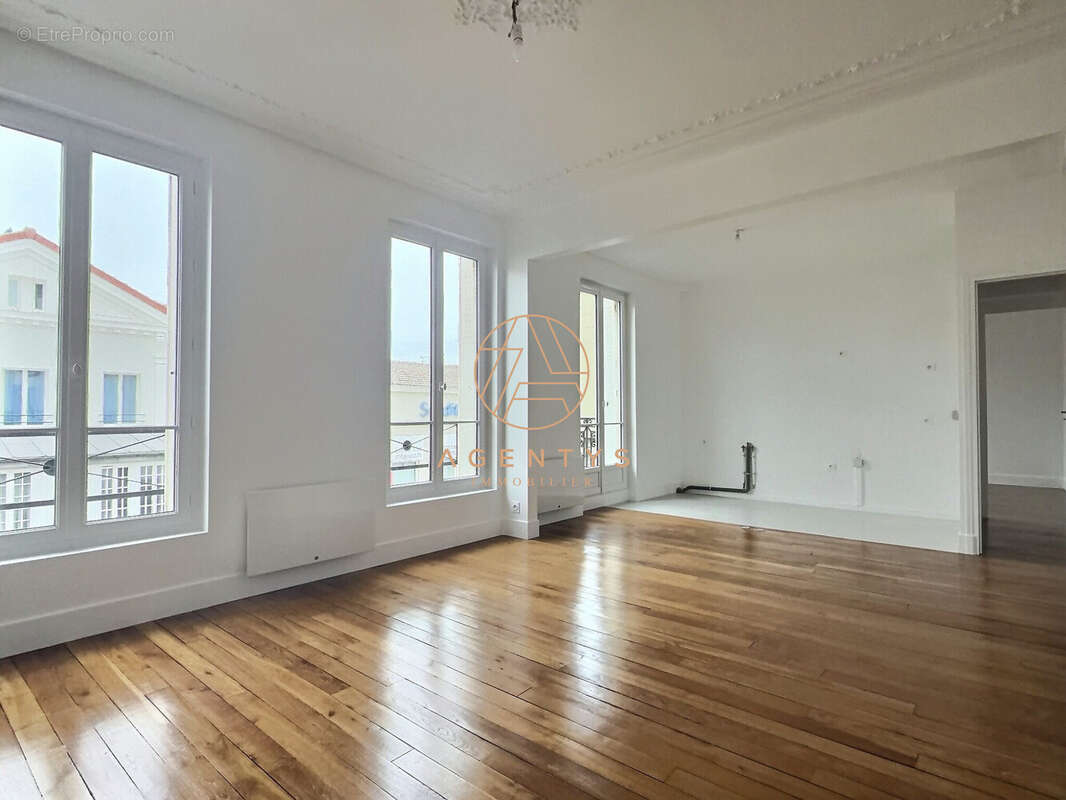 Appartement à SAINT-MAUR-DES-FOSSES