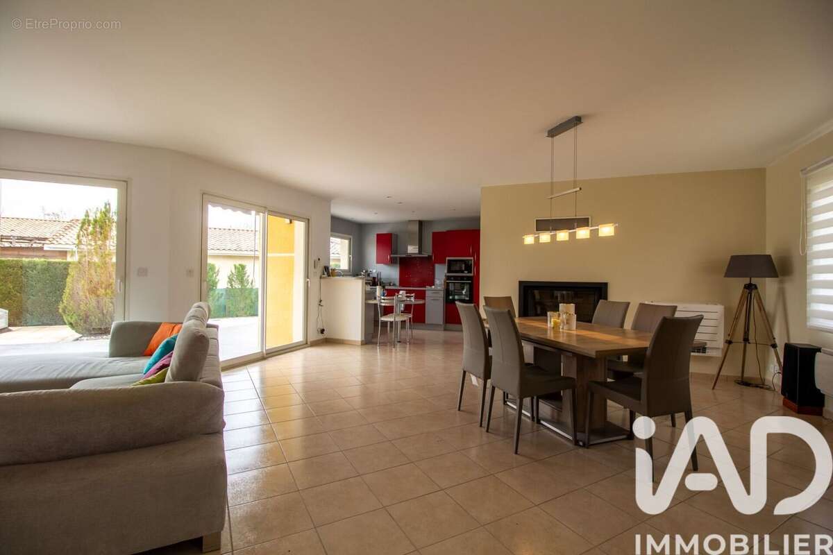 Maison 114 m² à Saint-Paul-En-Born  - photo 2