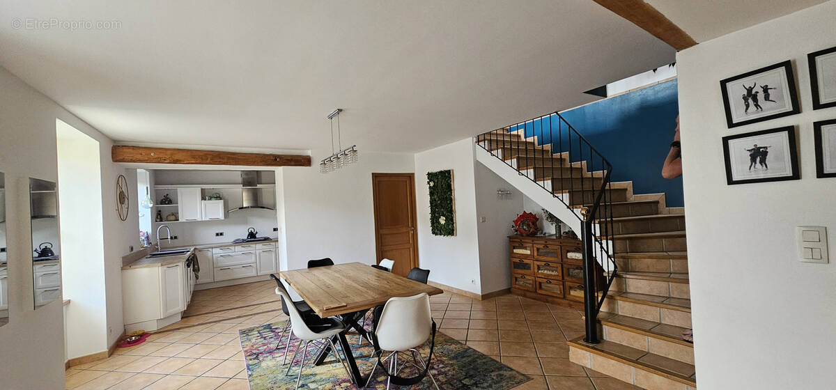 Maison à ETOILE-SUR-RHONE