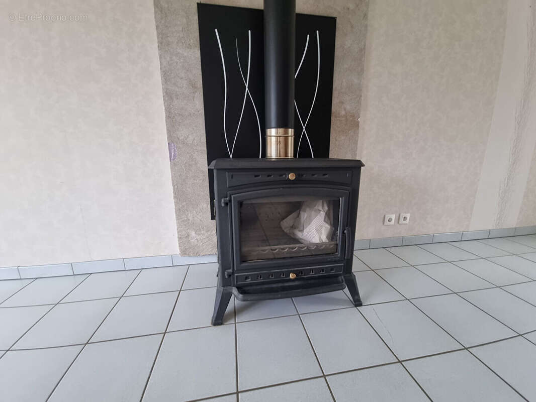 Maison à VARENNES-VAUZELLES