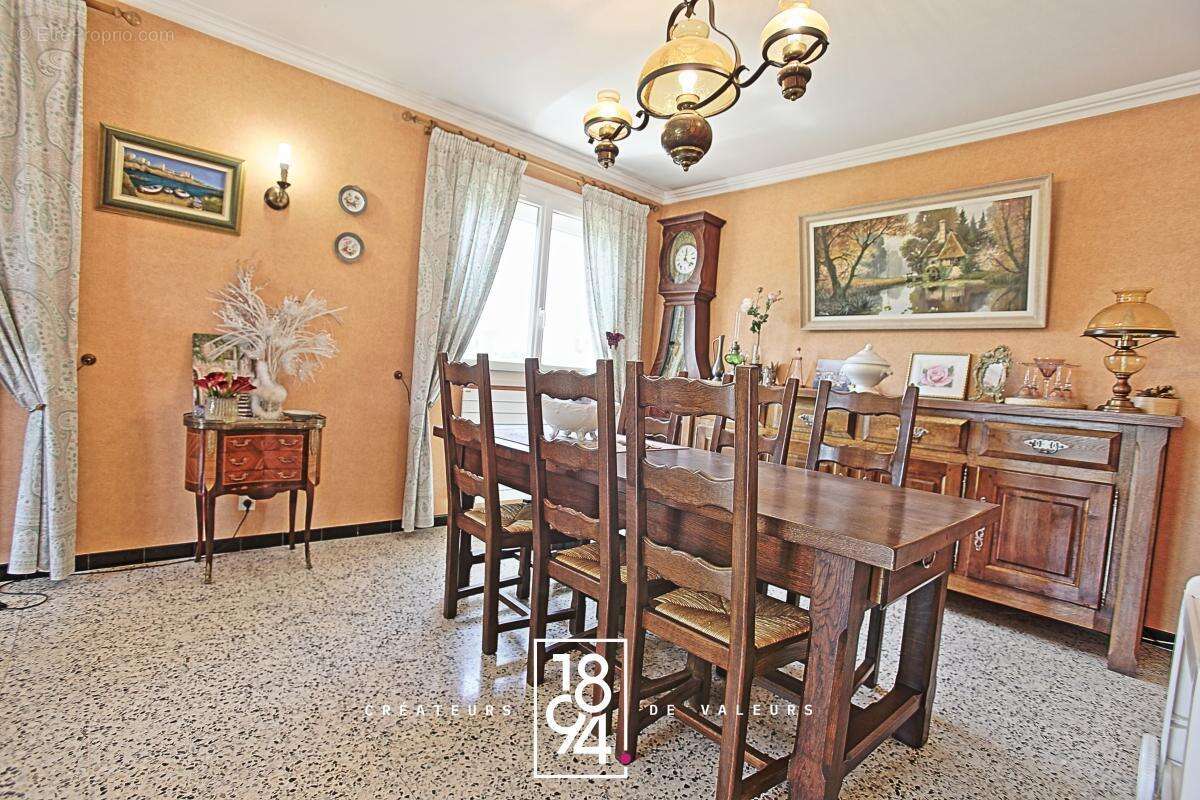 Maison à RODILHAN