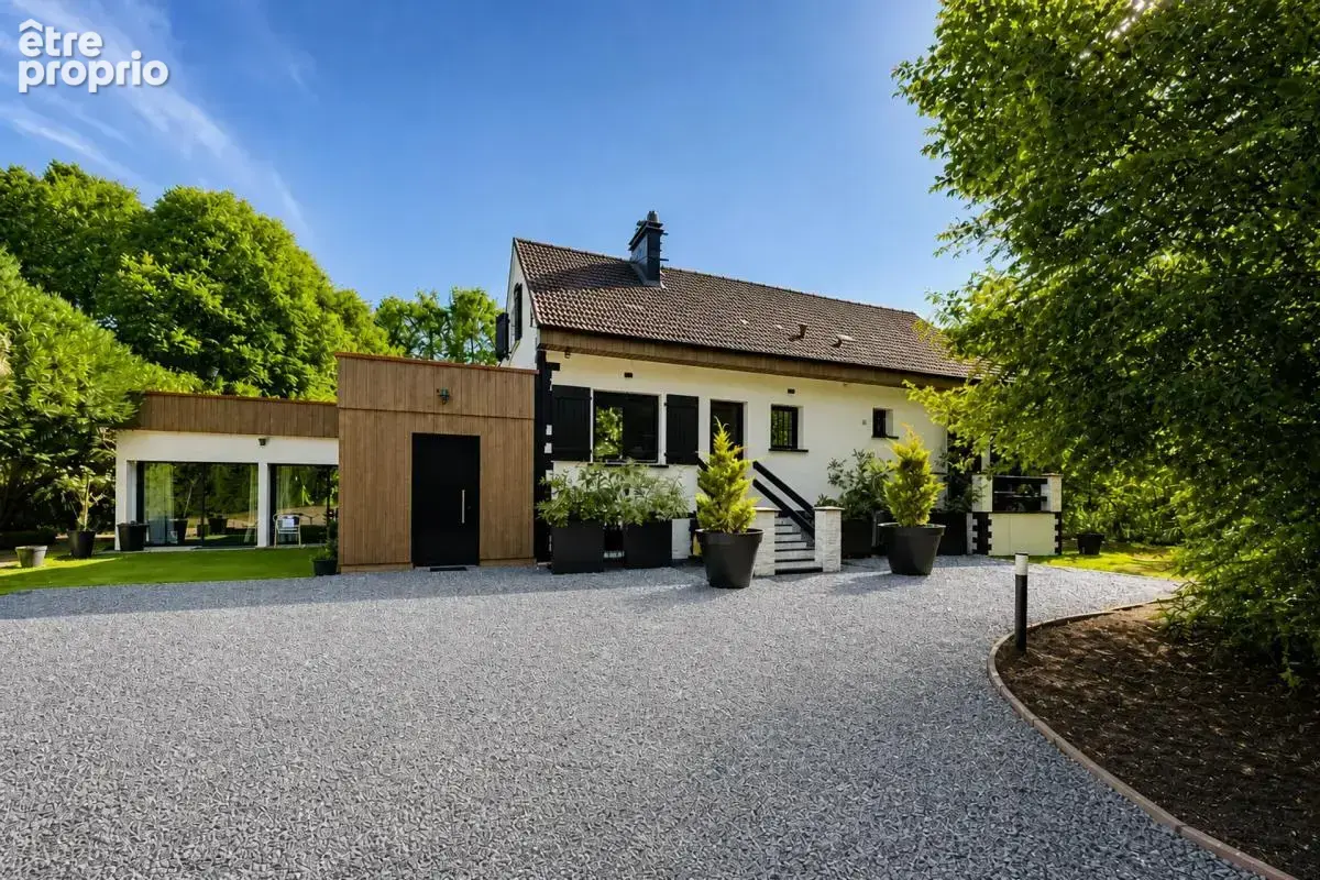 Maison de 8 pièces de 245 m² à Lamorlaye - photo 2