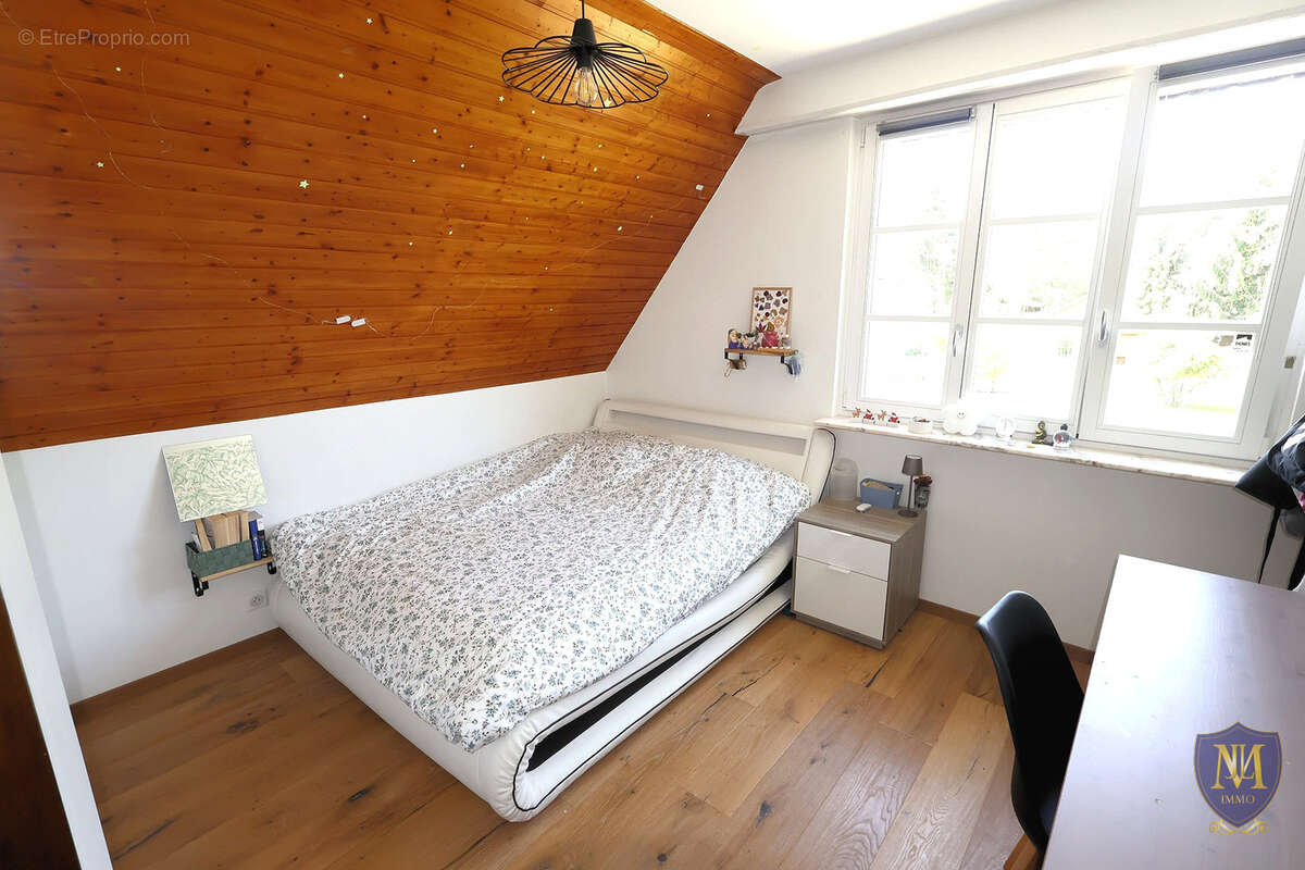 Hégenheim centre belle maison 6 pièces de 137 m2 avec piscine sur 15 ares de terrain - photo 7