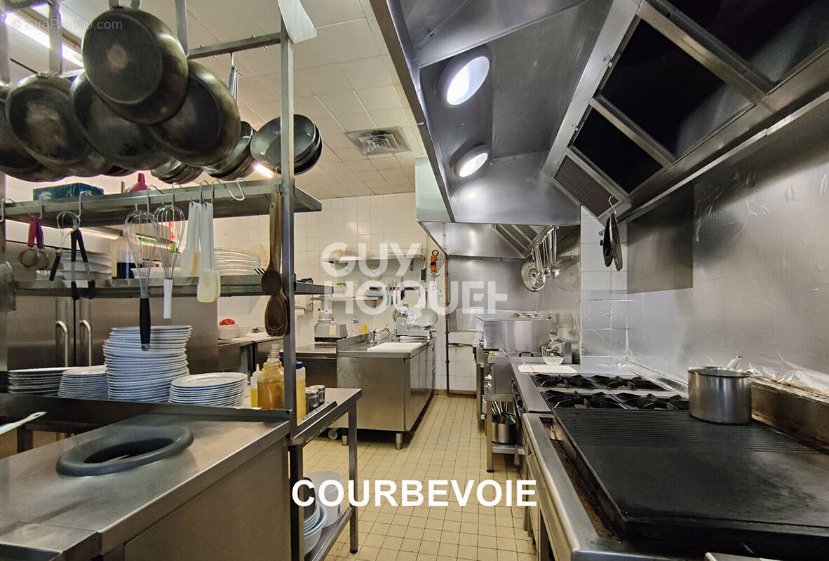 Commerce à COURBEVOIE