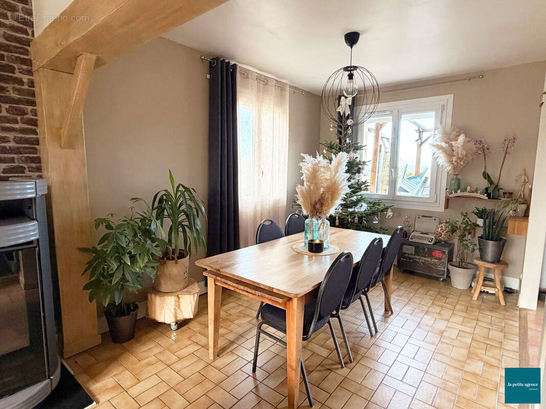 Maison à CESNY-BOIS-HALBOUT