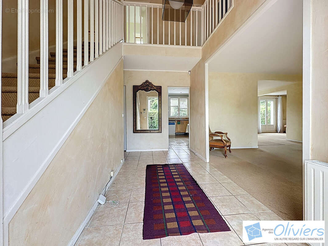 Maison à VOISINS-LE-BRETONNEUX