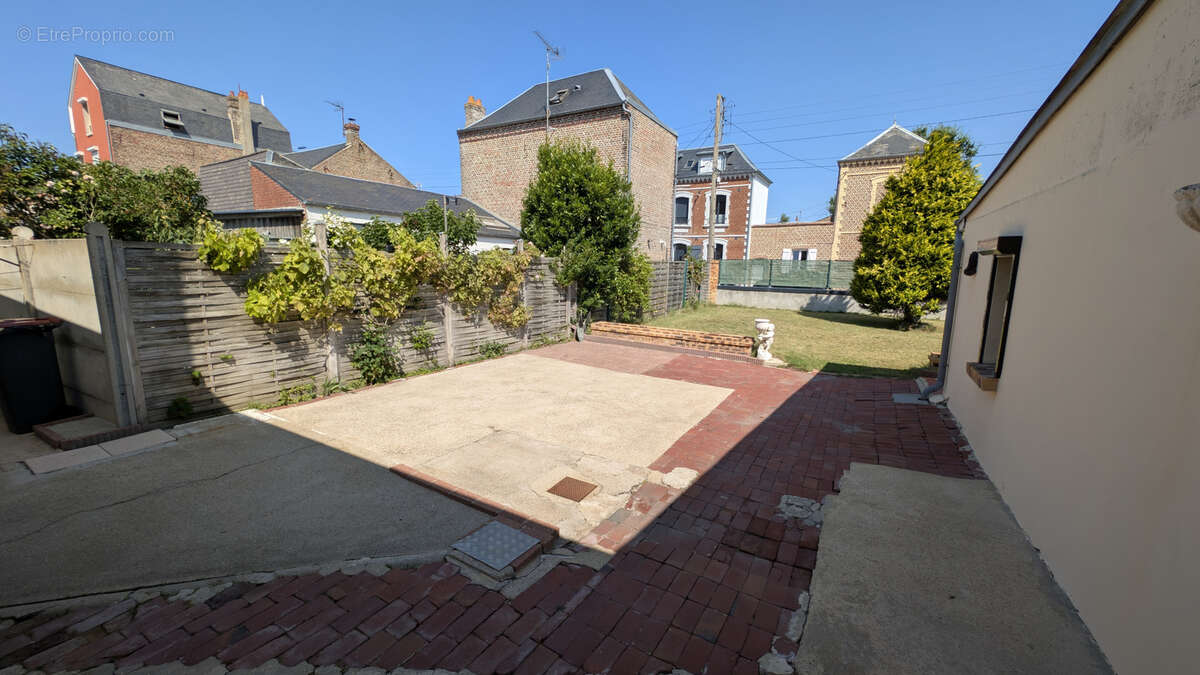 Maison indépendante au cœur du Crotoy avec jardin, terrasse et garage. - photo 10