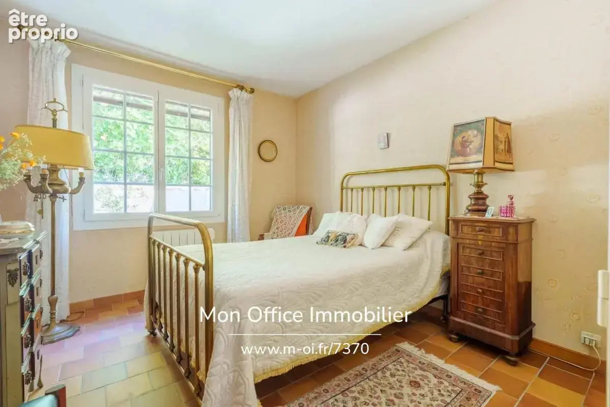 Référence : 7370-MCO - Maison 5 pièces terrain 1089 m² avec dépendance et piscine au calme absolu - photo 10