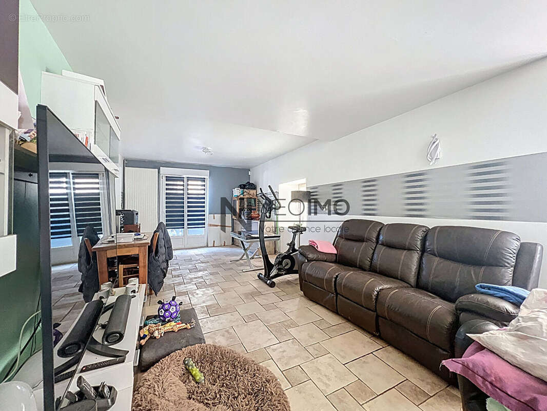 Maison à GOUSSAINCOURT