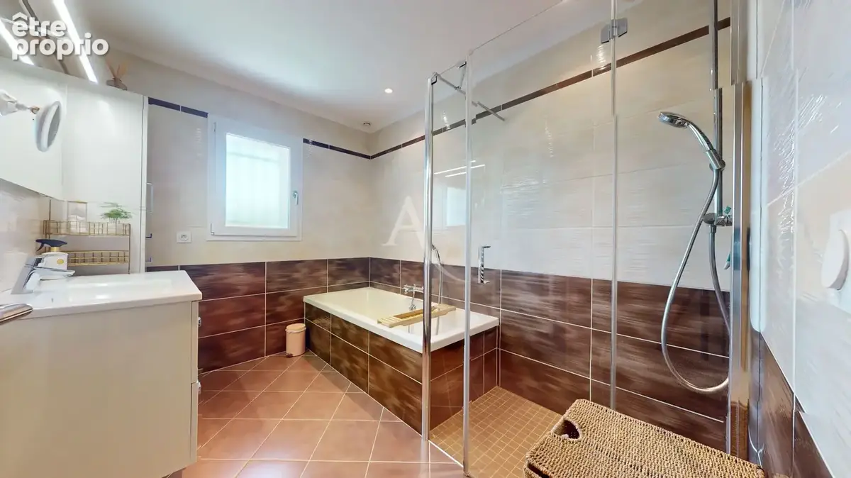 Maison familiale de 179 m² , 5 chambres, grande terrasse et terrain piscinable - photo 6