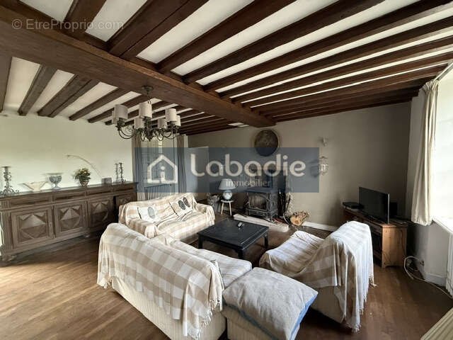 Maison d'habitation en pierre,  dans la bourg de Landelles et Coupigny - photo 12