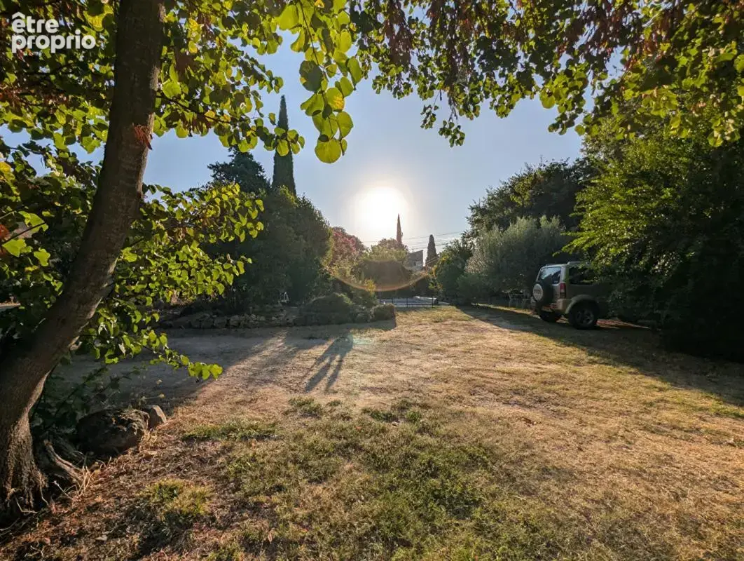 Ensemble immobilier de 396 m2 sur 3323 m2 de terrain - photo 4