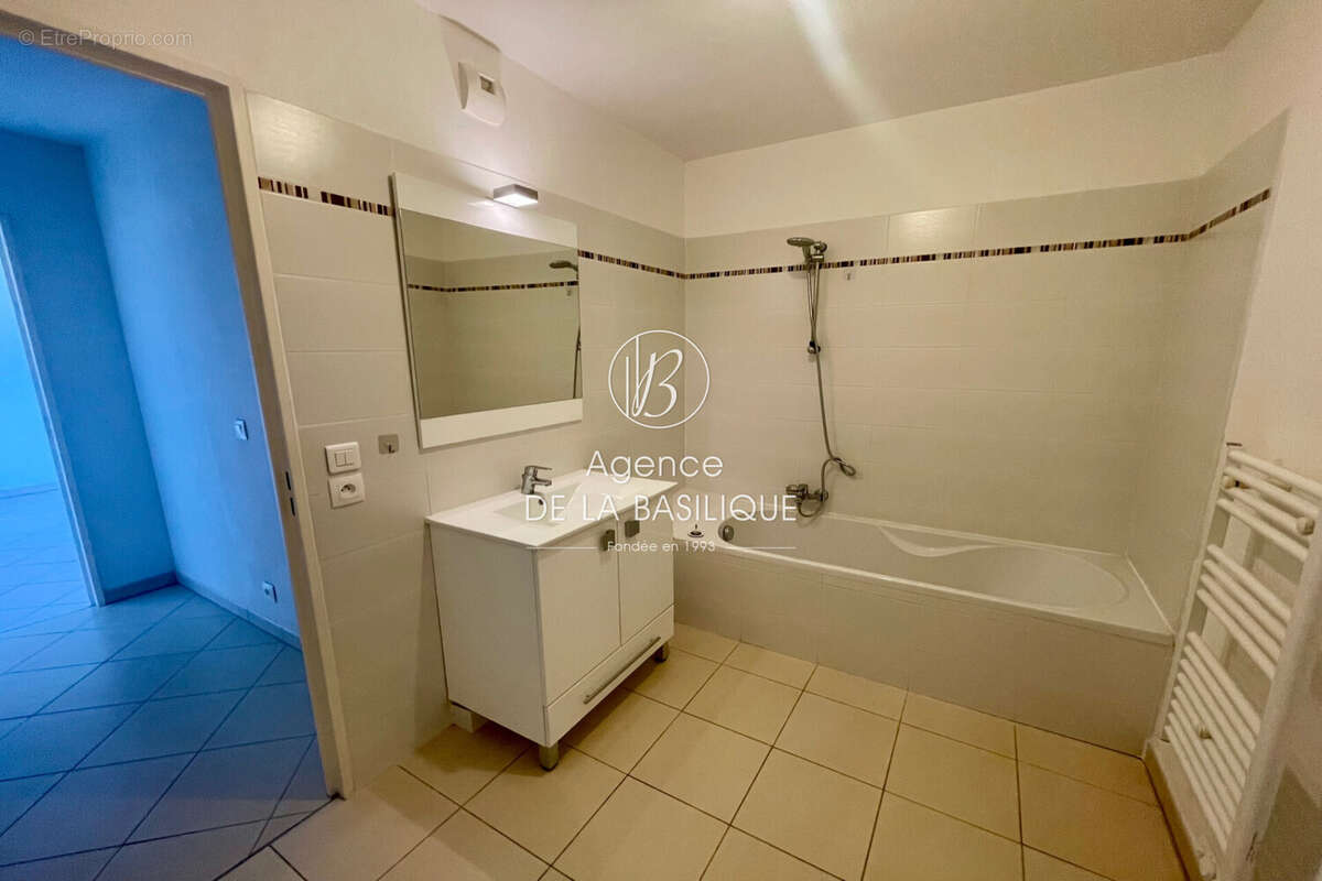 Appartement à SAINT-MAXIMIN-LA-SAINTE-BAUME