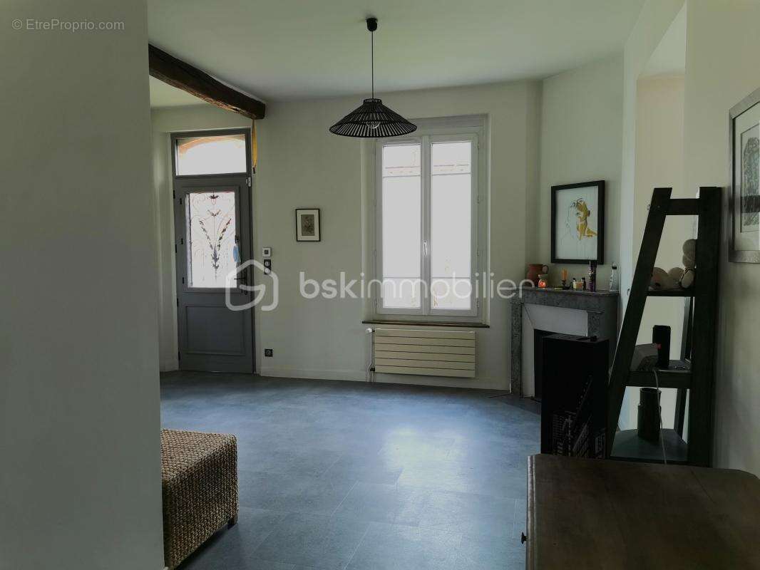 Maison à PONT-SUR-YONNE