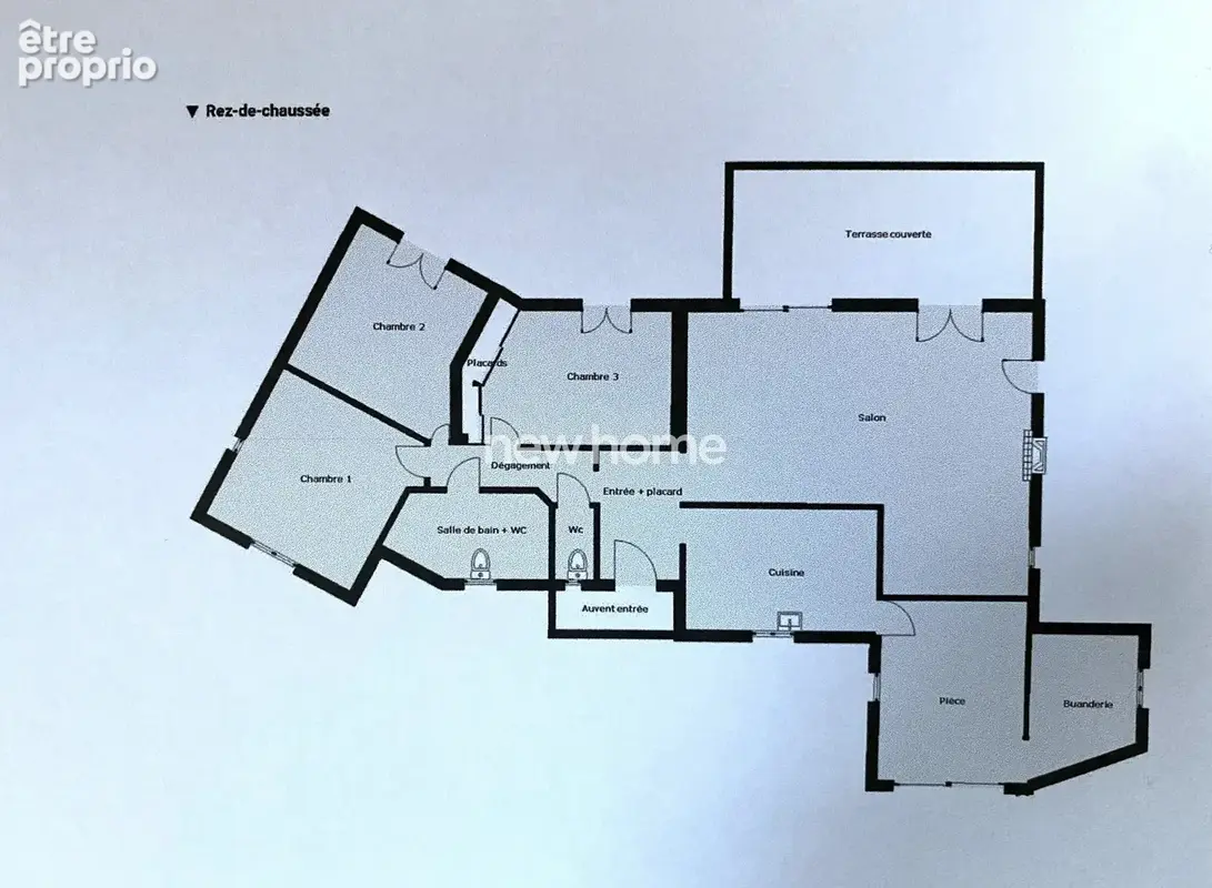 Villa de plain-pied avec piscine et vaste terrain - photo 21