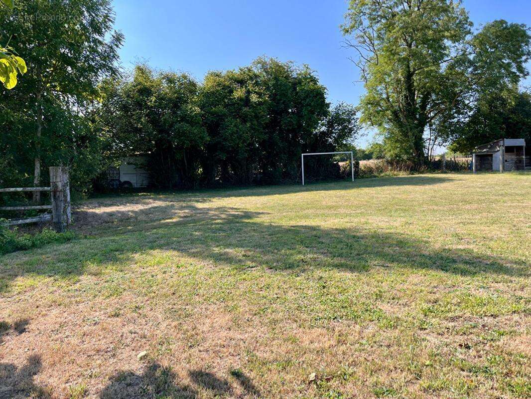 TREPREL superbe terrain de 2320 m2 - photo 5