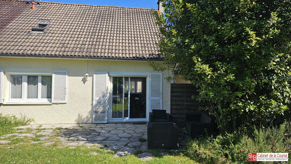 Maison à AMBARES-ET-LAGRAVE