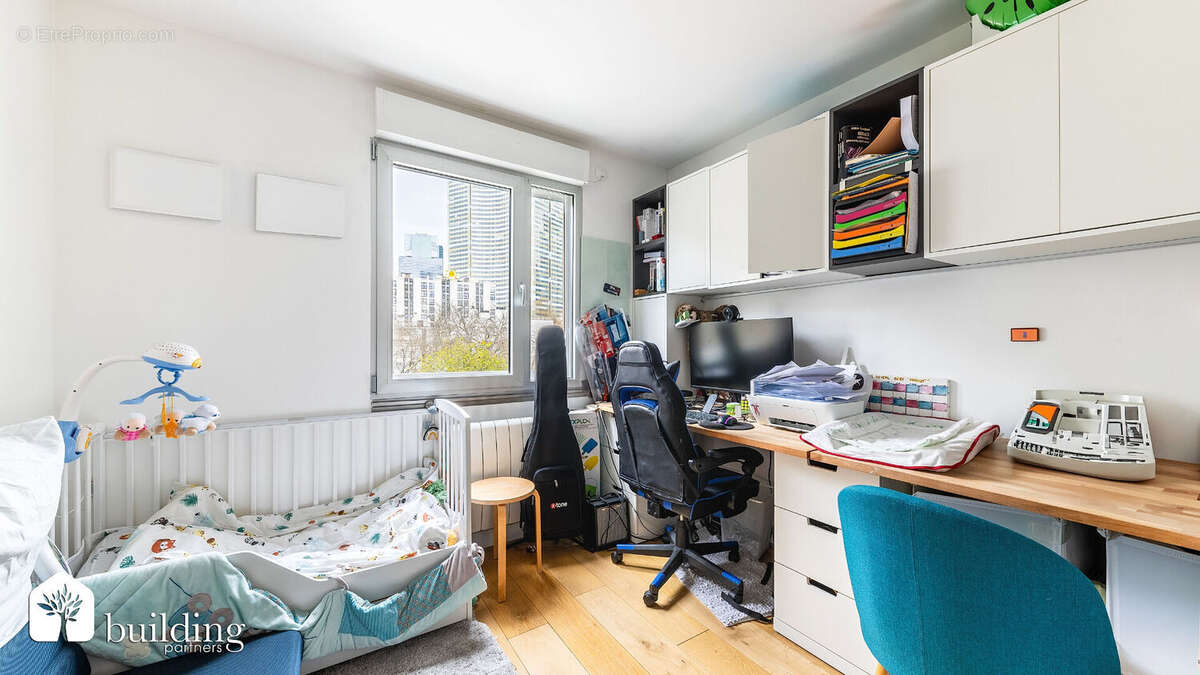 Appartement à COURBEVOIE