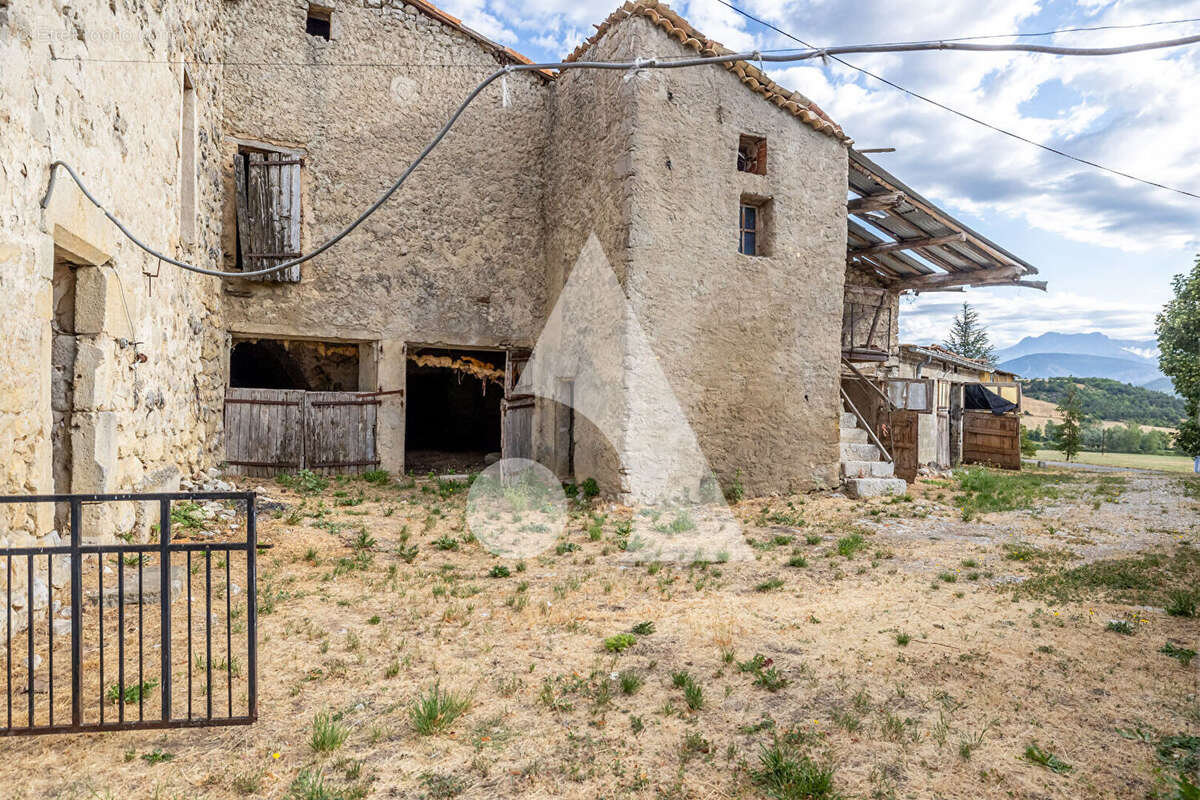 SIGOTTIER (05700) - Corps de ferme à rénover avec fort potentiel - photo 15