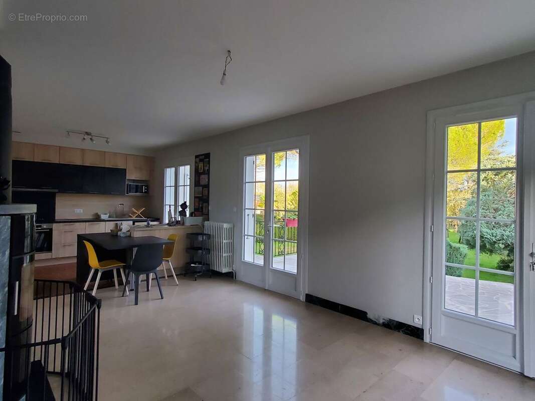 Maison à CHAMPNIERS