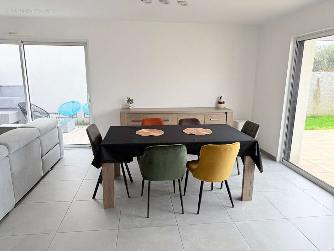 Maison à SAINT-MACAIRE-EN-MAUGES