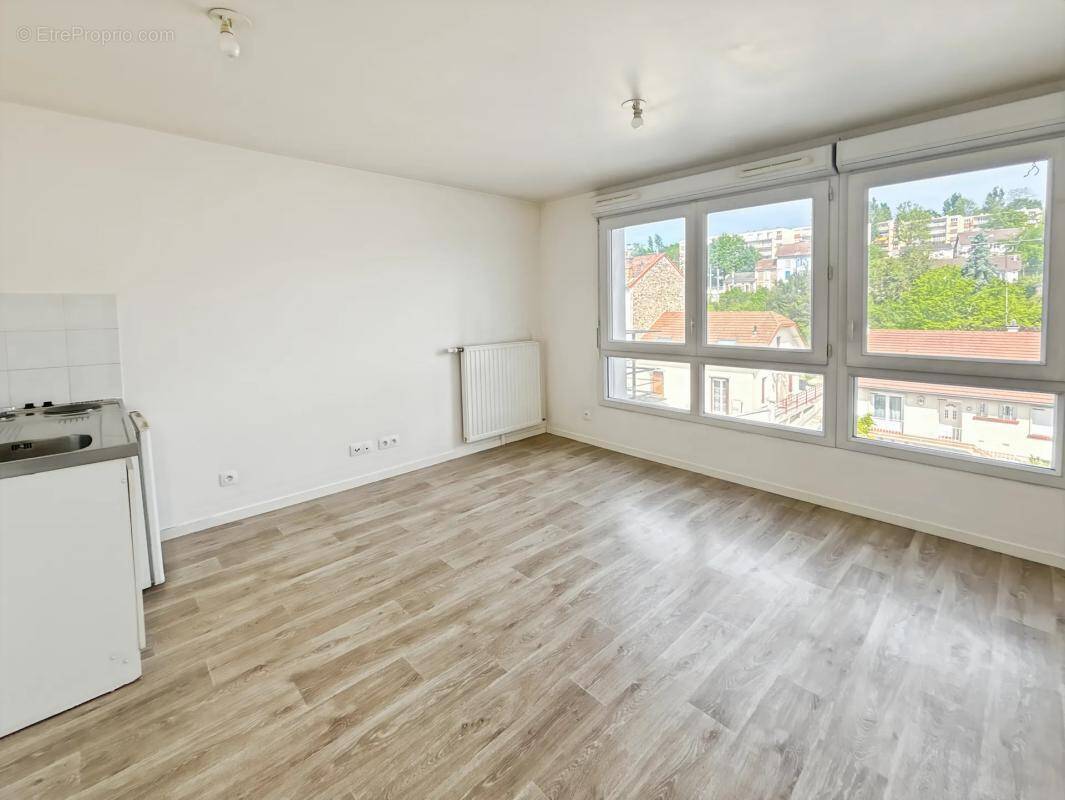 Appartement à CORBEIL-ESSONNES