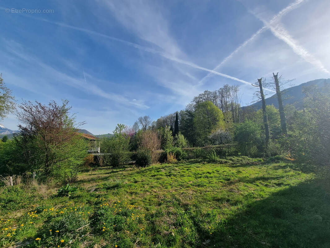 Terrain à VAULNAVEYS-LE-HAUT
