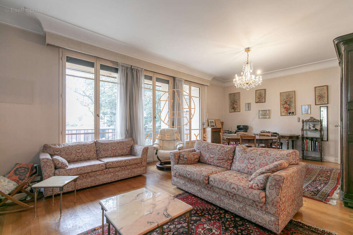 Maison à SAINT-MAUR-DES-FOSSES