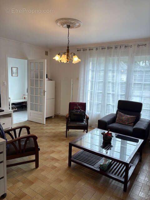 Maison à AMBRIERES-LES-VALLEES