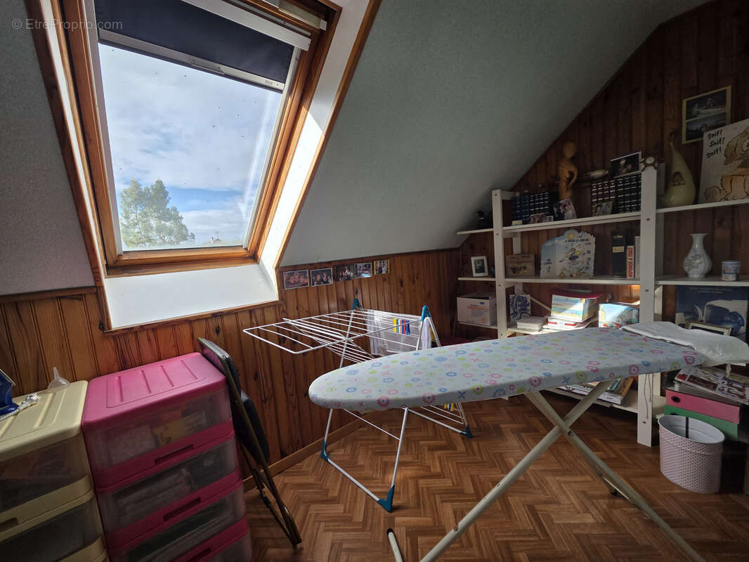 Maison à NEAUPHLETTE