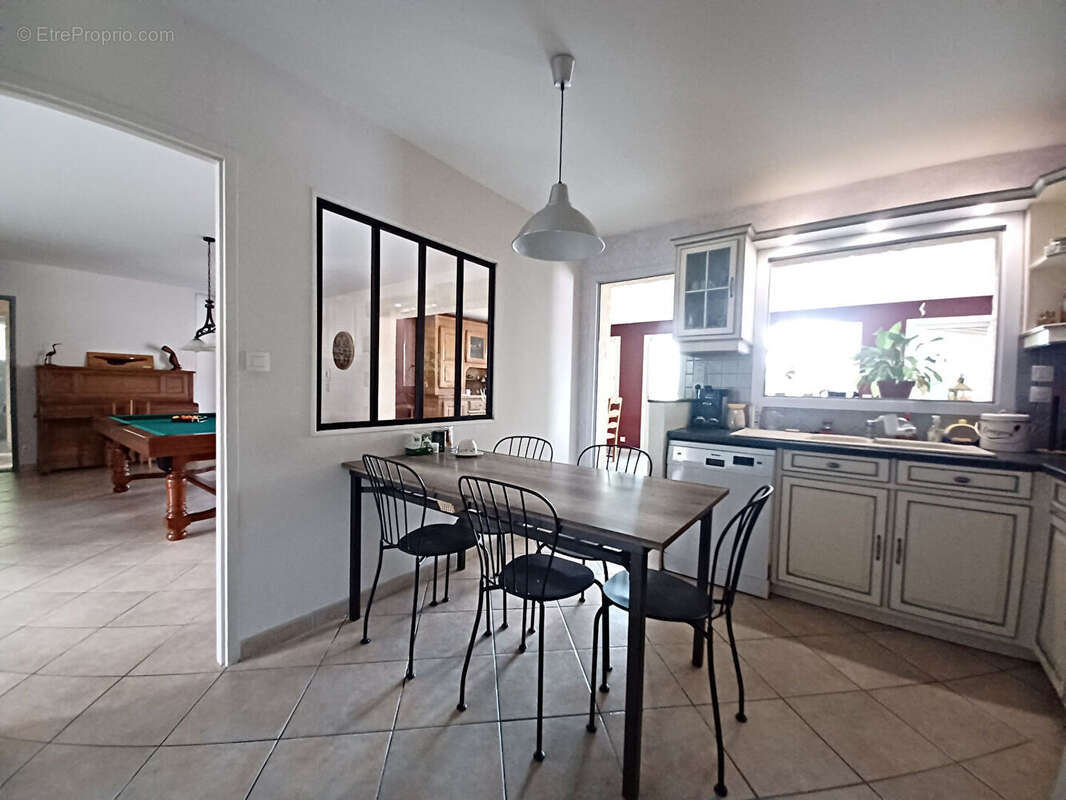 Maison à AMBARES-ET-LAGRAVE