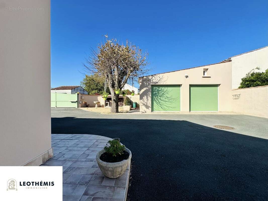 Maison à BOURCEFRANC-LE-CHAPUS