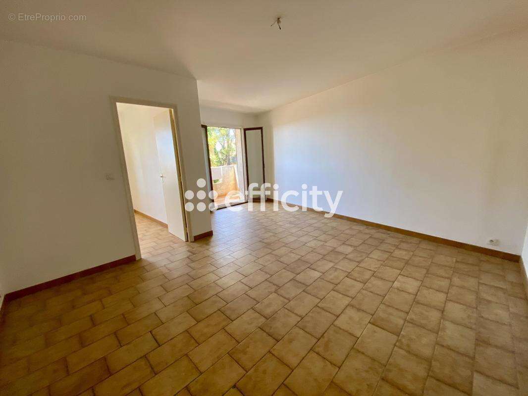 Appartement à SIX-FOURS-LES-PLAGES