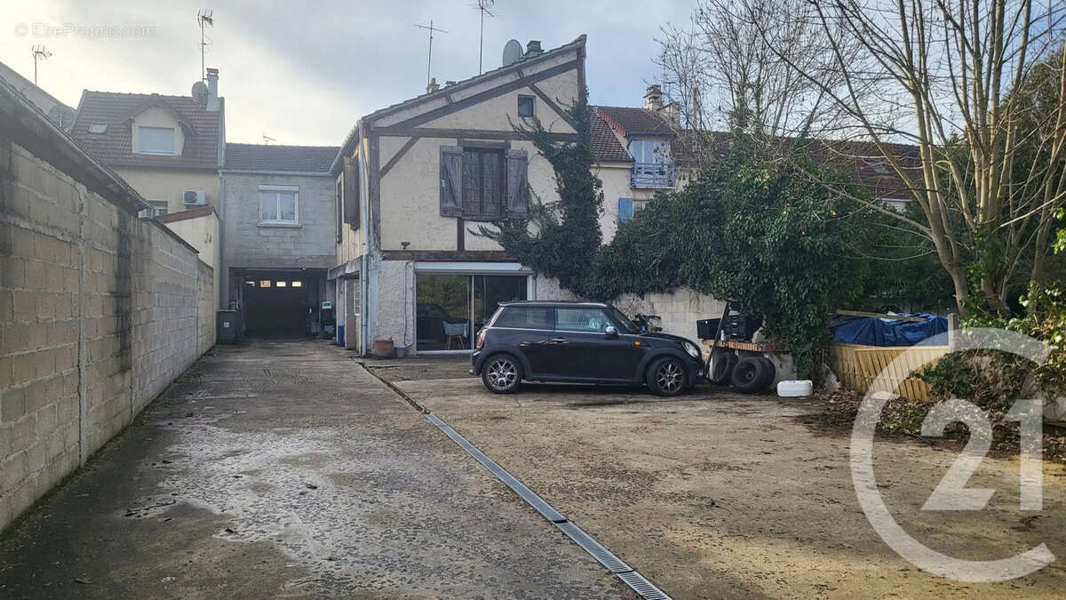 Maison à CLAYE-SOUILLY