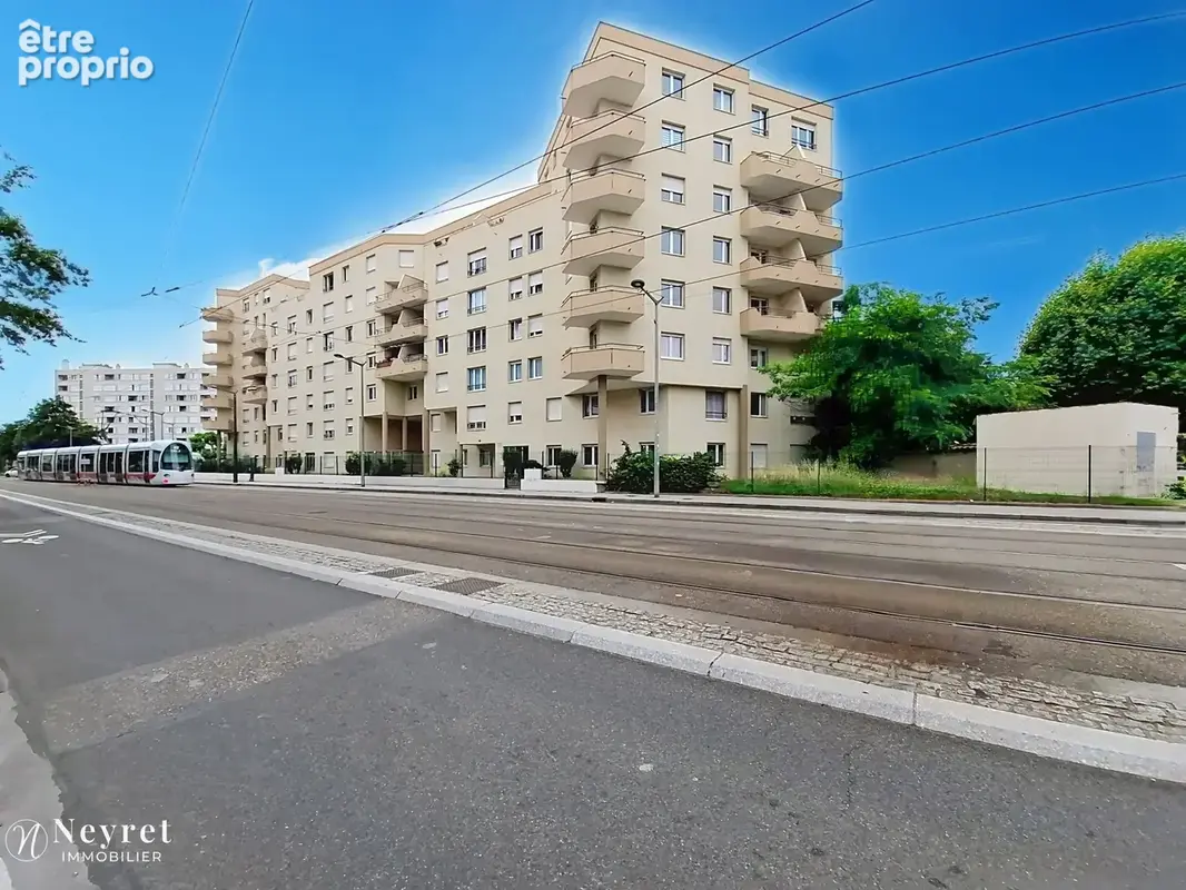 Appartement à LYON-8E