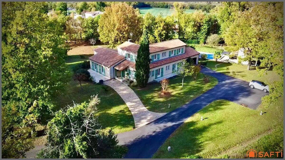 Photo 1 - Maison à ANGOULEME