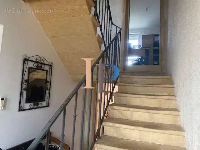 Maison à POUILLY-SOUS-CHARLIEU