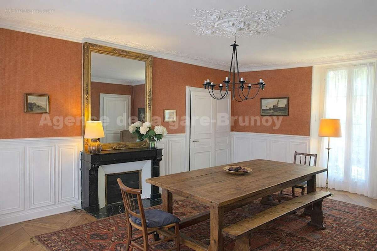 Salle à manger - Maison à BRUNOY