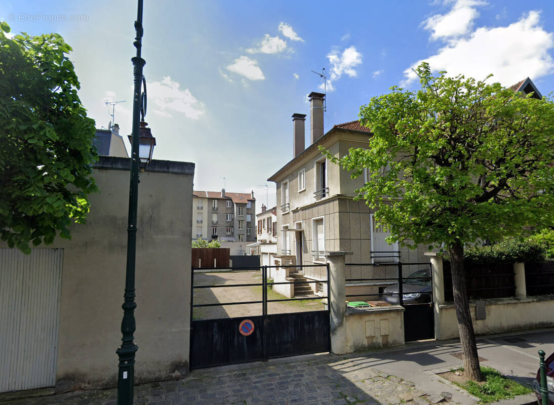 Parking à LA GARENNE-COLOMBES