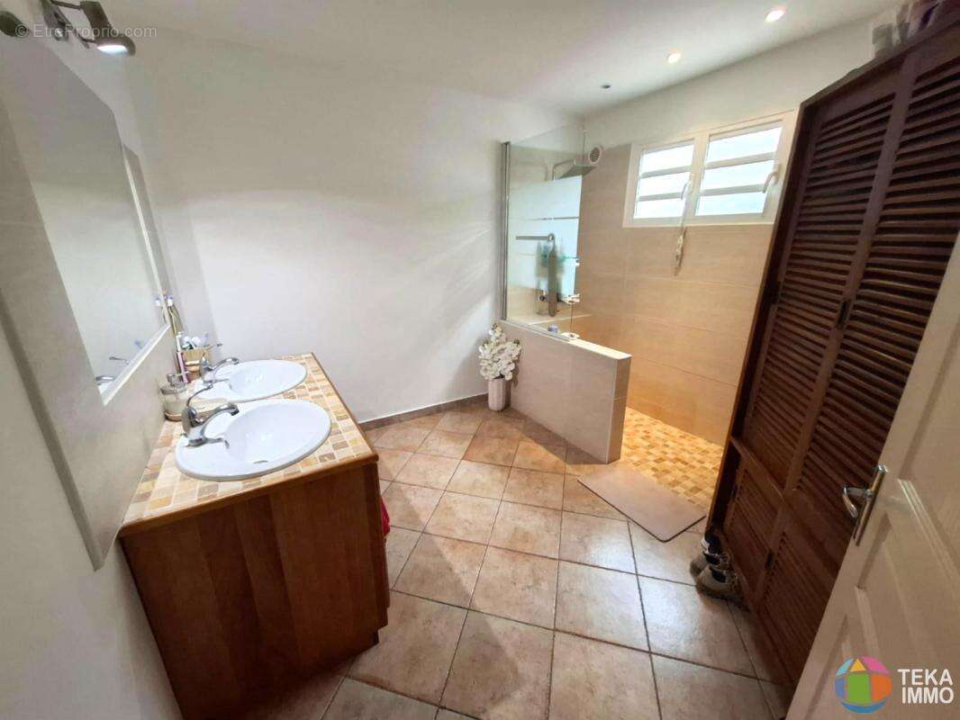 Maison à SAINTE-SUZANNE